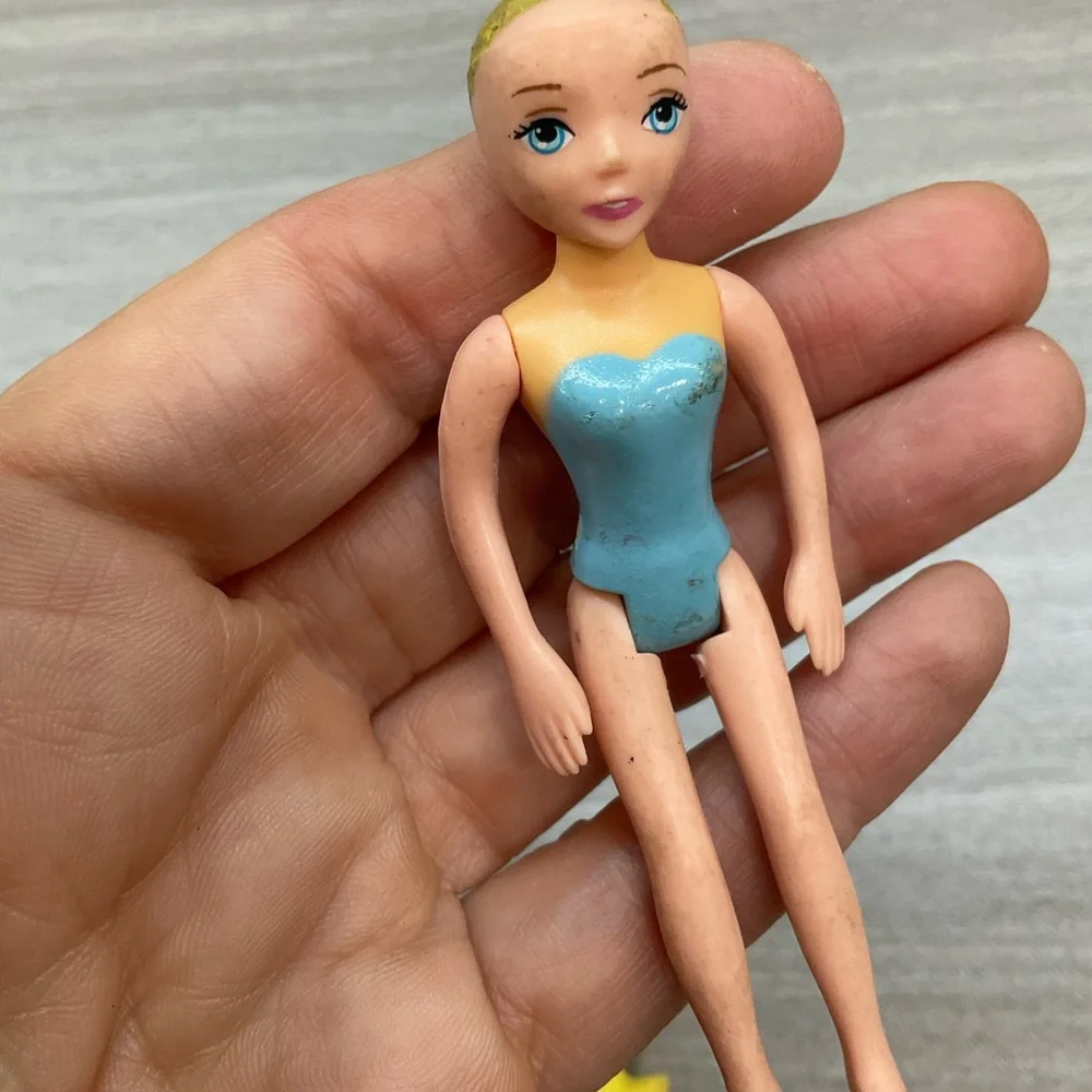 FOUR DISNEY‎ AND POLLY POCKET DOLLS
